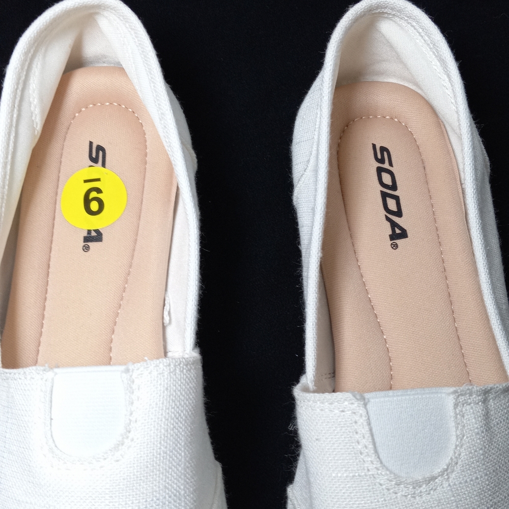 Soda Women's White Canvas Loafers Size 9 - Picture 5 of 7